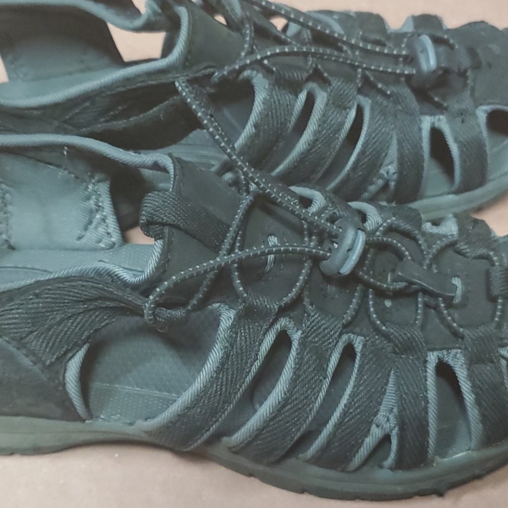 Water shoes